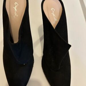 Qupid black point toed mule heels - size 8